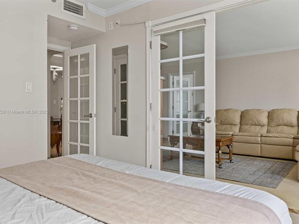 5225 Collins Ave 1117, Miami Beach FL 33140
