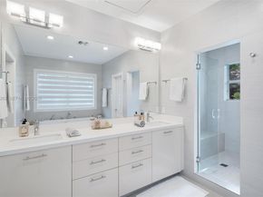 164 W Mashta Dr, Key Biscayne FL 33149