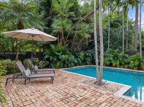 164 W Mashta Dr, Key Biscayne FL 33149