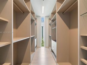 1011 W 48th St 8, Miami Beach FL 33140