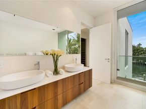 1011 W 48th St 8, Miami Beach FL 33140