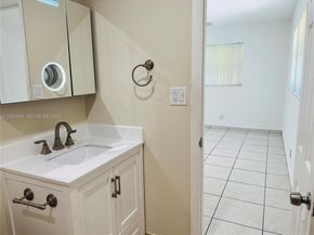 8000 Fairview Dr 310, Tamarac FL 33321