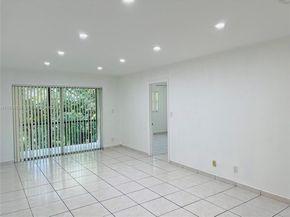 8000 Fairview Dr 310, Tamarac FL 33321