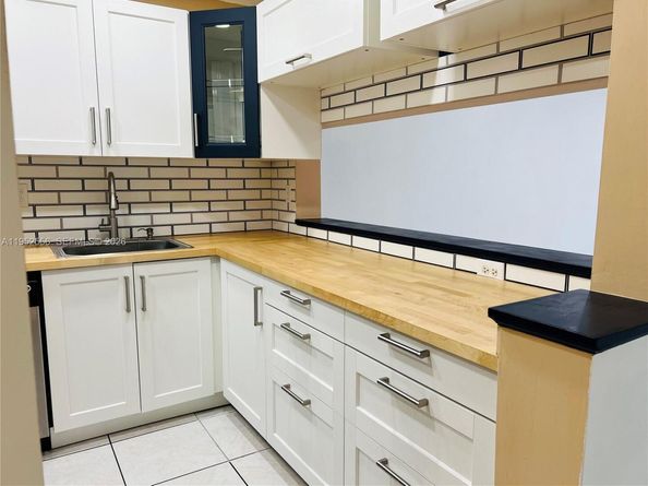 8000 Fairview Dr 310, Tamarac FL 33321