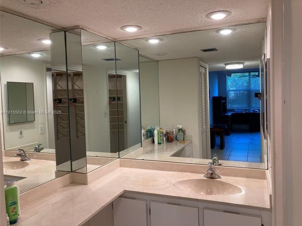 805 Cypress Blvd 309, Pompano Beach FL 33069