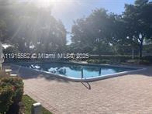 805 Cypress Blvd 309, Pompano Beach FL 33069