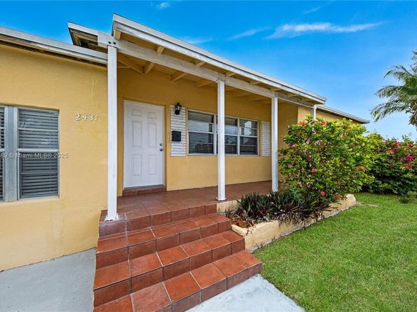 2431 Rodman St, Hollywood FL 33020