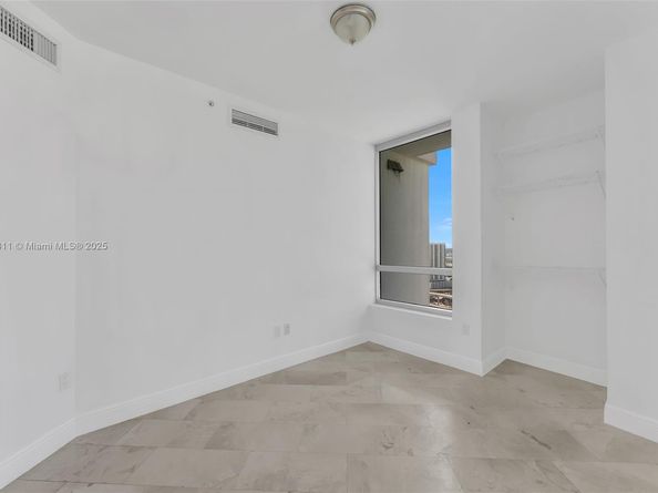 350 S Miami Ave 3013, Miami FL 33130