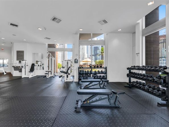 350 S Miami Ave 3013, Miami FL 33130