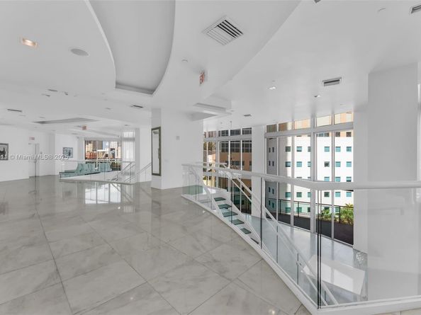 350 S Miami Ave 3013, Miami FL 33130