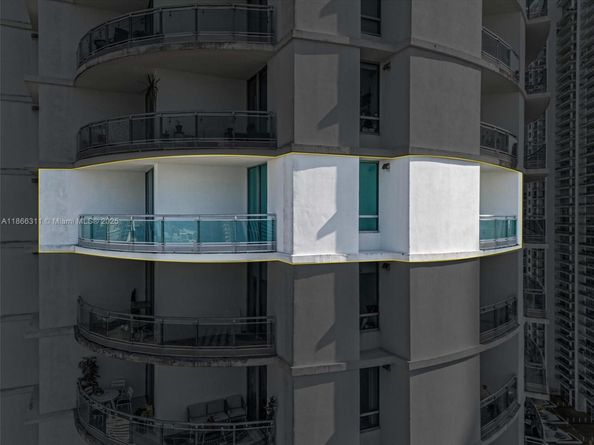 350 S Miami Ave 3013, Miami FL 33130