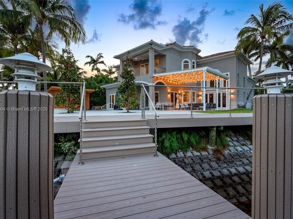 1260 Harbor Ct, Hollywood FL 33019
