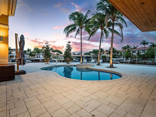1260 Harbor Ct, Hollywood FL 33019