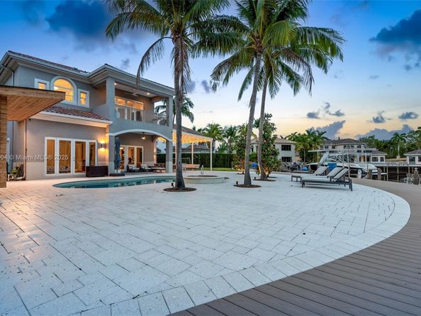 1260 Harbor Ct, Hollywood FL 33019