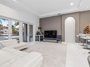 1260 Harbor Ct, Hollywood FL 33019