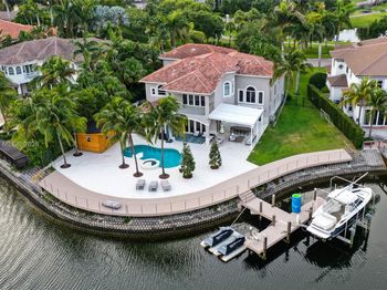 1260 Harbor Ct