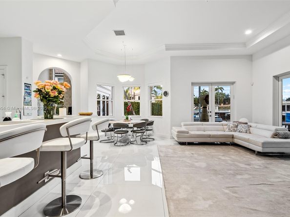 1260 Harbor Ct, Hollywood FL 33019