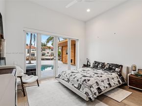 1260 Harbor Ct, Hollywood FL 33019