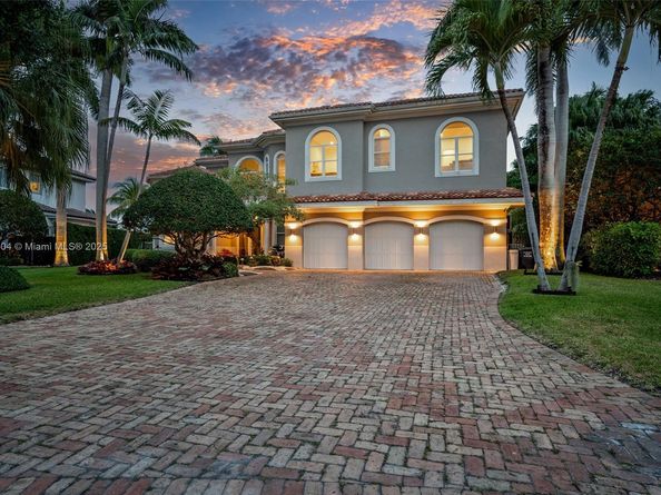 1260 Harbor Ct, Hollywood FL 33019
