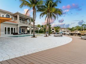 1260 Harbor Ct, Hollywood FL 33019