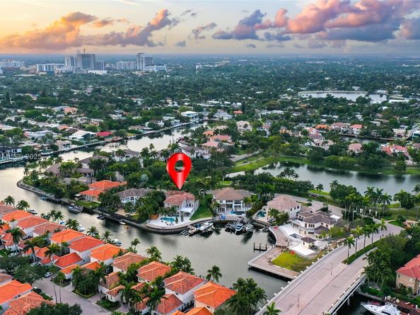 1260 Harbor Ct, Hollywood FL 33019