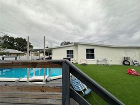 5700 SW 54th Ter, Davie FL 33314