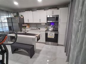 10305 SW 149th Ter, Miami FL 33176