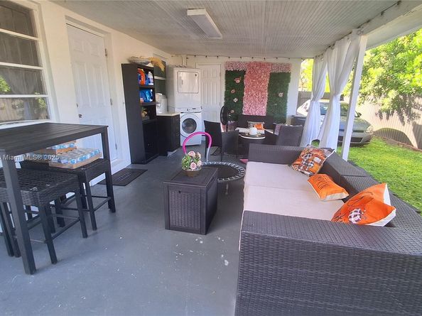 10305 SW 149th Ter, Miami FL 33176
