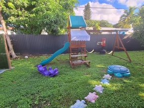10305 SW 149th Ter, Miami FL 33176