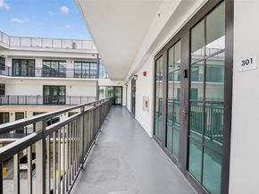 4100 SW 64th Ave 301, Davie FL 33314