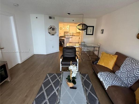 17801 N Bay Rd 505, Sunny Isles Beach FL 33160