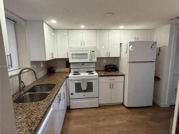 17801 N Bay Rd 505, Sunny Isles Beach FL 33160