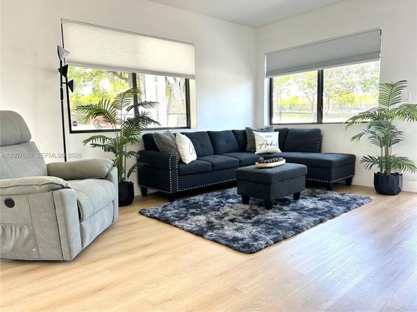 808 45th St, West Palm Beach FL 33407