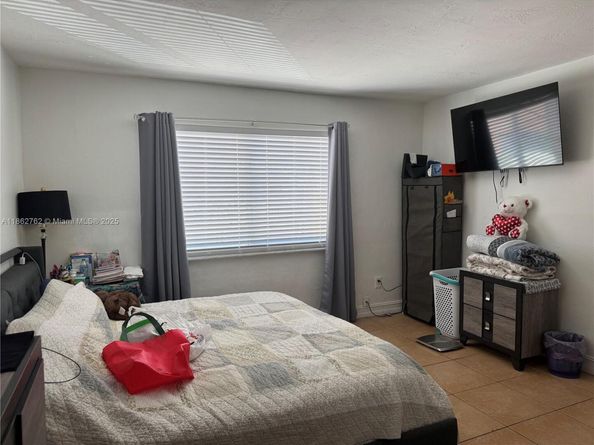 1851 NE 168th St B7, North Miami Beach FL 33162