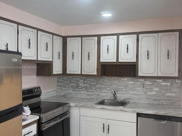 235 E Burgundy  E 235, Delray Beach FL 33484