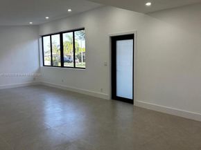 8560 SW 27th Ln, Miami FL 33155