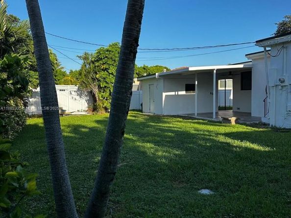 8560 SW 27th Ln, Miami FL 33155