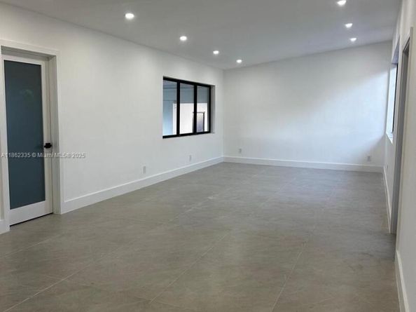 8560 SW 27th Ln, Miami FL 33155