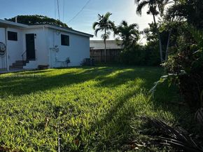 8560 SW 27th Ln, Miami FL 33155