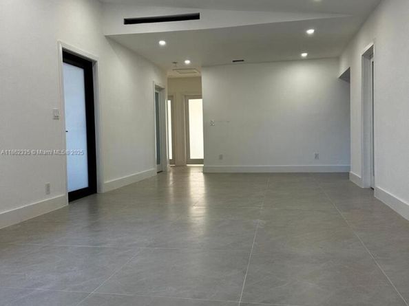 8560 SW 27th Ln, Miami FL 33155