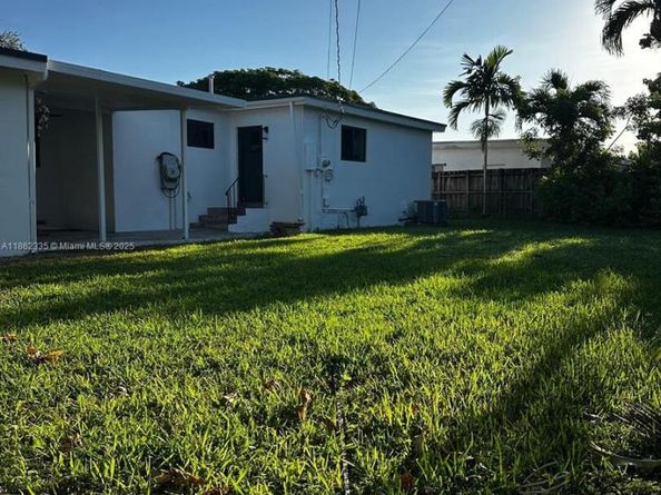 8560 SW 27th Ln, Miami FL 33155