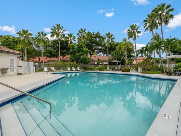 21472 SW 87th Pl, Cutler Bay FL 33189