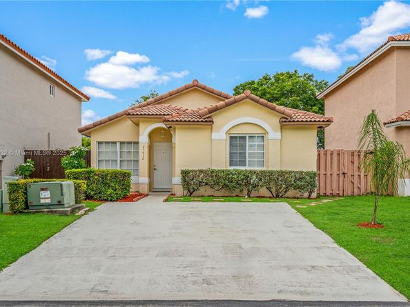 21472 SW 87th Pl, Cutler Bay FL 33189