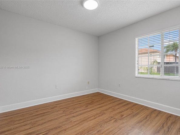 21472 SW 87th Pl, Cutler Bay FL 33189