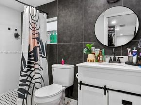 6791 Scott St, Hollywood FL 33024