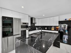 330 NW 195th Ter, Miami Gardens FL 33169