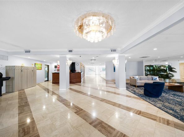 3800 Hillcrest Dr 1007, Hollywood FL 33021