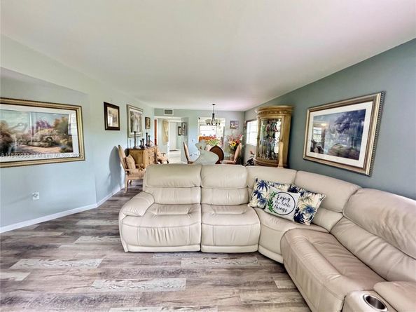 1501 SW 131st Way 301P, Pembroke Pines FL 33027