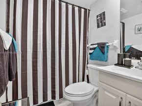 4172 Inverrary Dr 503, Lauderhill FL 33319