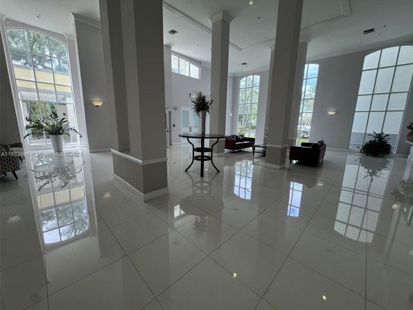 9725 NW 52nd St 114, Doral FL 33178